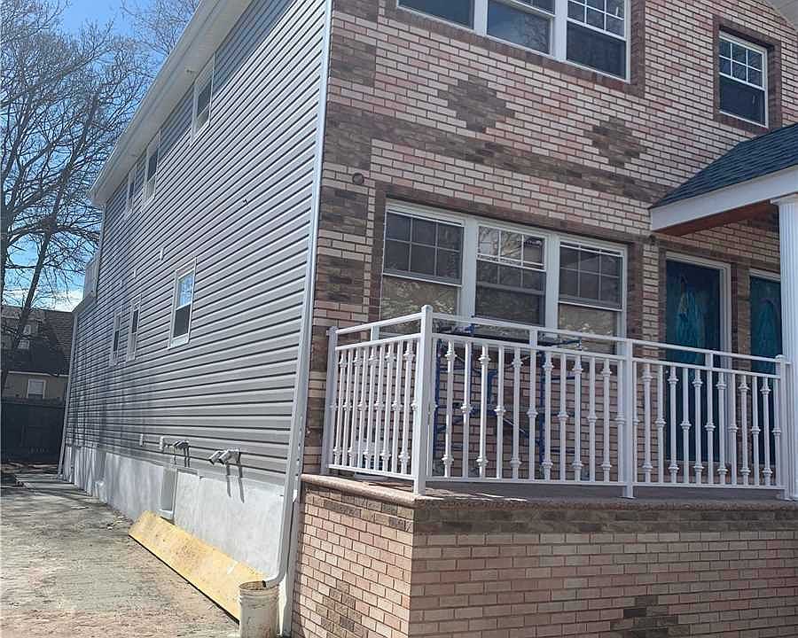 2nd image of 160-22 119th Dr