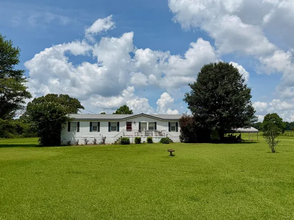 6 Hubert Edwards Dr, Richton, MS 39476