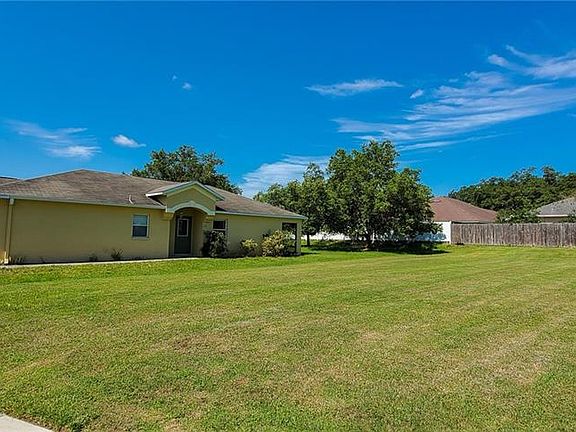 4th image of 18128 Canal Pointe Dr
