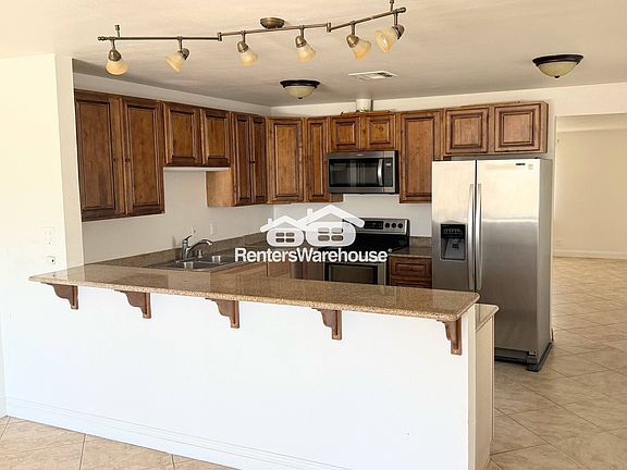 3rd image of 4530 Garden Pl