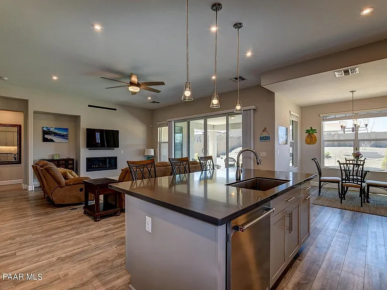 3851 Serenity Cliff Ct — Photo 6
