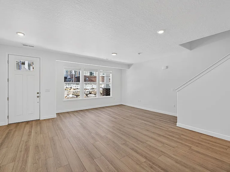 12656 S High View Ln — Photo 5