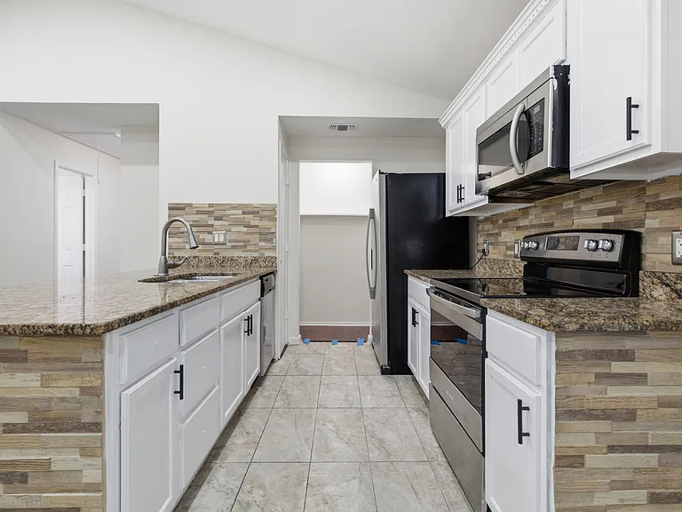 3728 Flintwood Trl — Photo 8