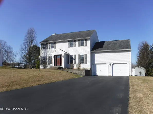 15 Lilac Lane, Latham, NY 12110