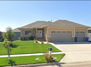 4221 N Olympia Dr, Sioux Falls, SD 57107