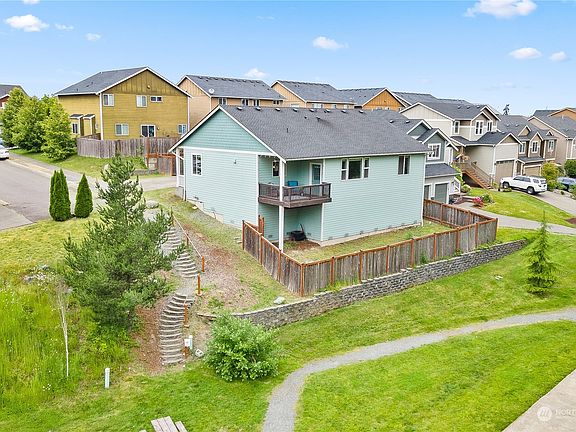 3rd image of 4011 203rd Street Ct E