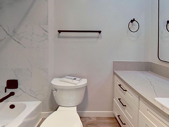 5th image of 3520 3rd Ave #206