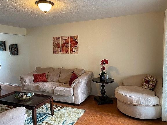 3rd image of 4018 Wintergreen Dr