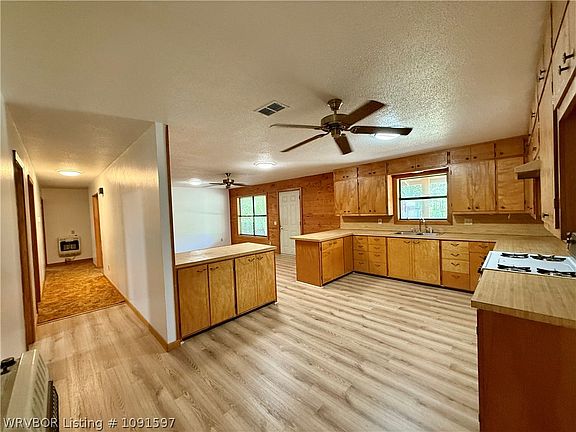 4th image of 24 Salmon Ln