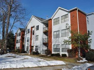 52 Boulder Dr, Edison, NJ 08817