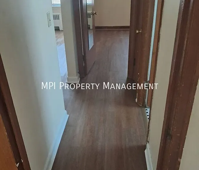 232 N 75th St #8 — Photo 19