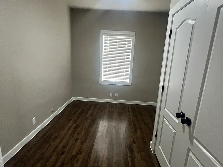 430 Cincinnati Ave — Photo 8