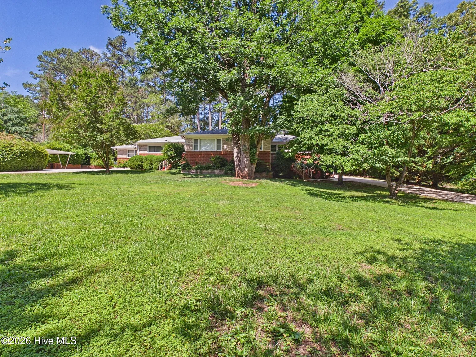 2 bed, 1.5 bath, 1020 sqft, $1,750 — Photo 2