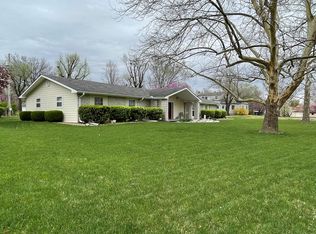 907 Meadowbrook Rd W, Iola, KS 66749