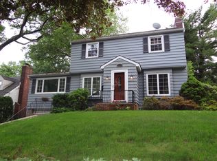 370 Willow Dr, Union, NJ 07083