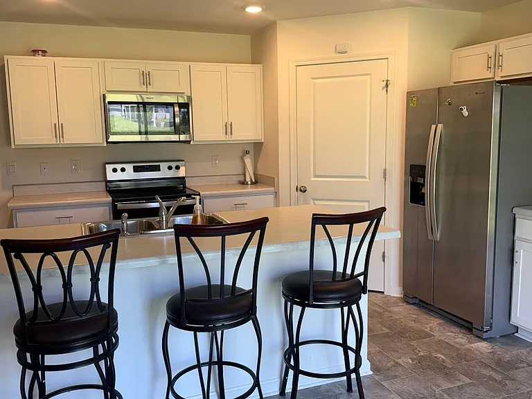 1506 Robin Rd — Photo 3
