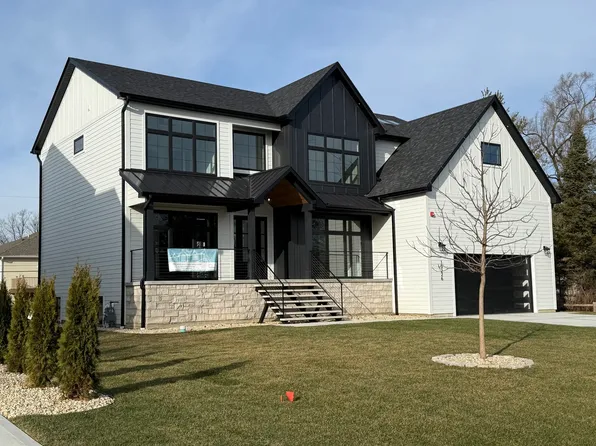 10226 S 81st Ave, Palos Hills, IL 60465