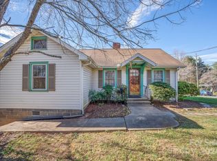 32 Beverly Rd W, Asheville, NC 28806