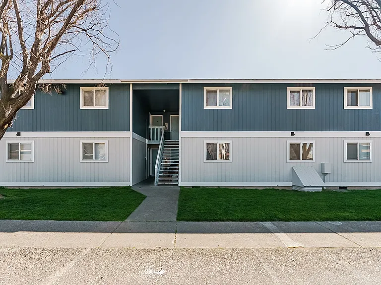 1321 W Sylvester St — Photo 4
