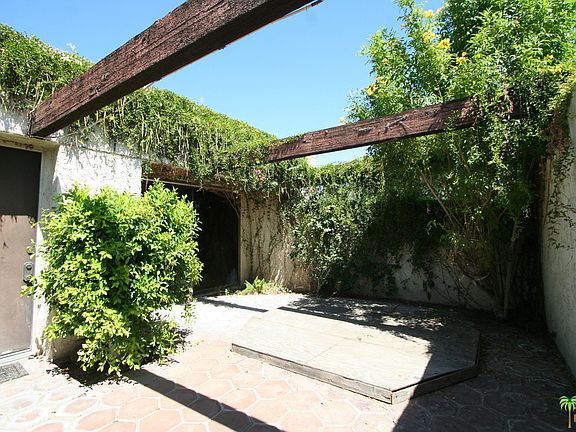 3rd image of 423 N Calle Rolph