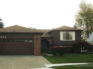 13988 Lynn Ct, Warren, MI 48088