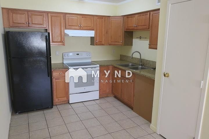 1st image of 2708 E Tierra Buena Ln APT 4