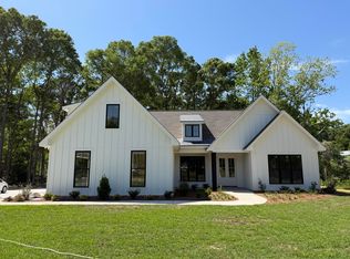 41 Forest Barnes, Petal, MS 39465