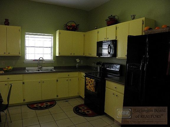 3rd image of 817 Chapman St