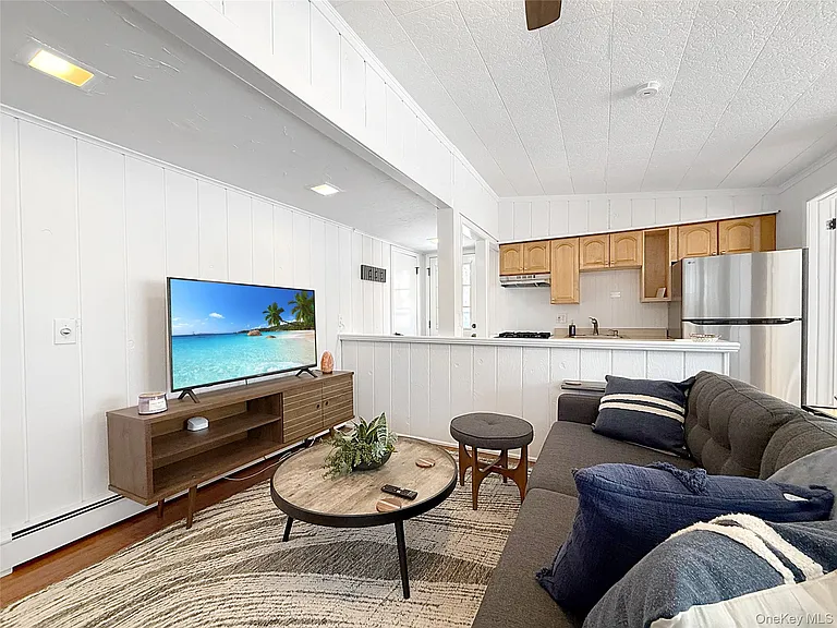 839 Pond View Rd — Photo 10