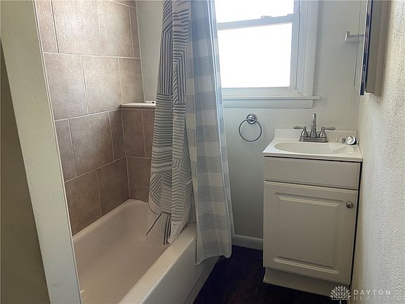 4th image of 637-639 Salem St