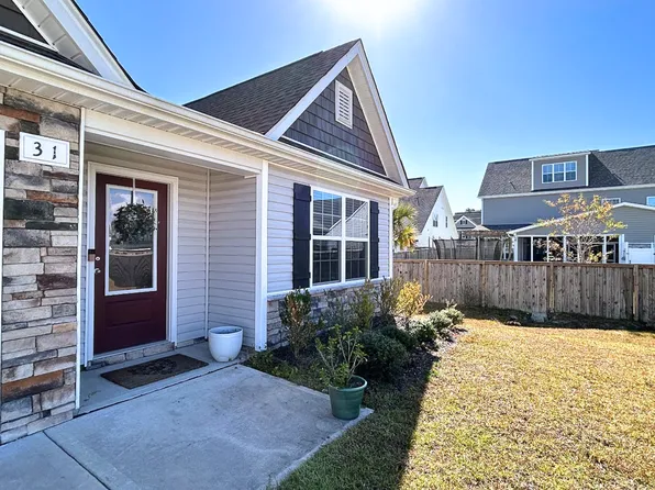 31 S Wandering Ln, Hampstead, NC 28443