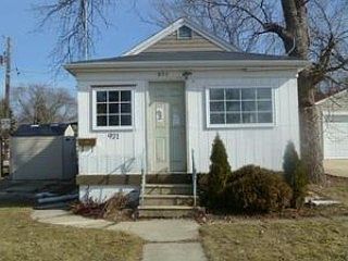 1st image of 121 N Farnsworth Ave