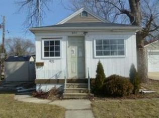 121 N Farnsworth Ave, Aurora, IL 60505