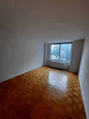 Rented by Bank Neary | media 36