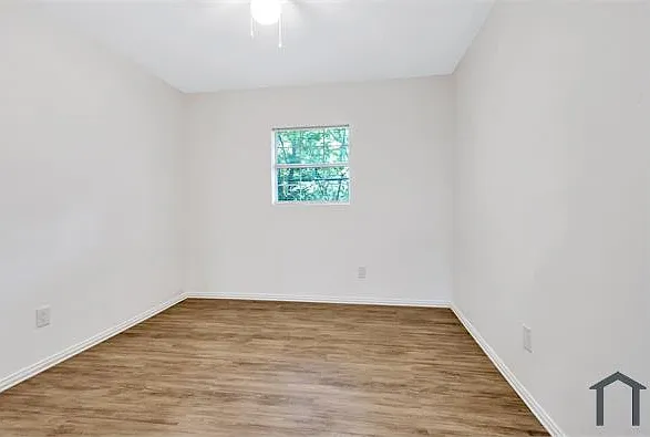 901 Bessie St #205 — Photo 35