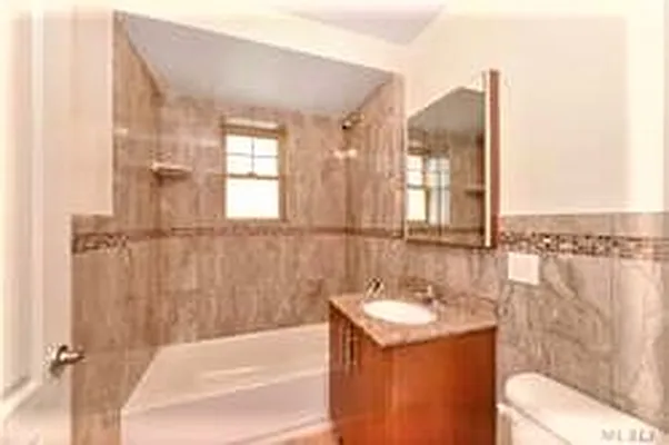 Rented by Remax City Square | media 11