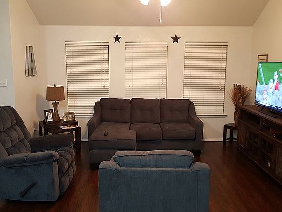 5th image of 943 Bowie Dr