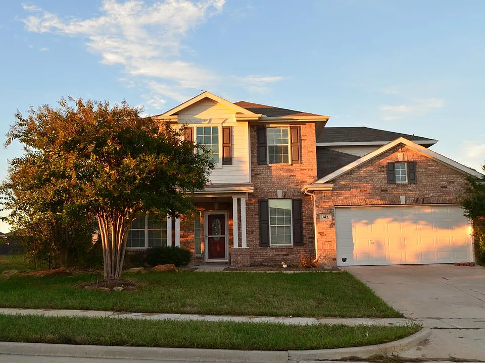612 Dyann Dr