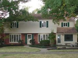 140 Crestvue Manor Dr, Pittsburgh, PA 15228