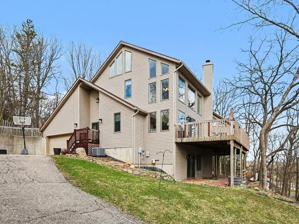 1751 Gee Dr SE, Lowell, MI 49331