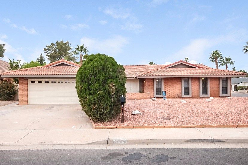 1st image of 2565 W Monterey Ave