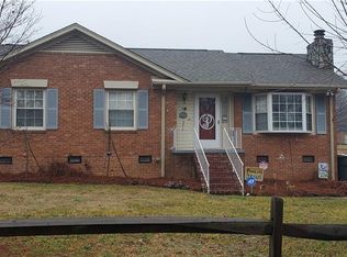 814 W Meadowview Rd, Greensboro, NC 27406