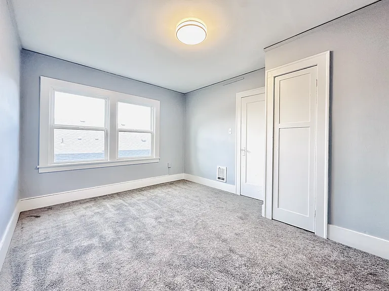 3910 S Yakima Ave — Photo 6
