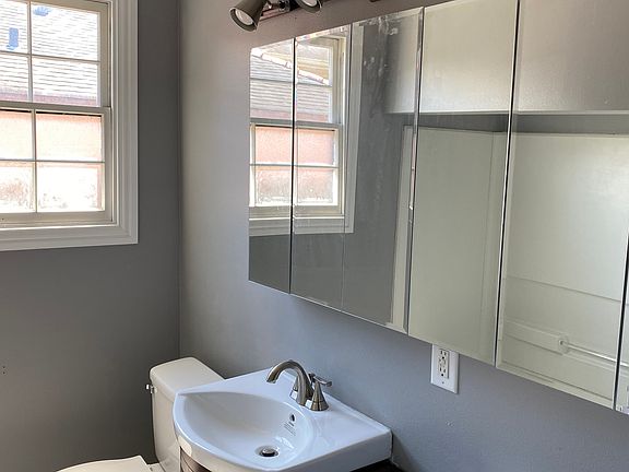 5th image of 4017 McFarland St #A