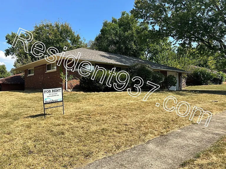 2295 Milesburn Dr — Photo 2
