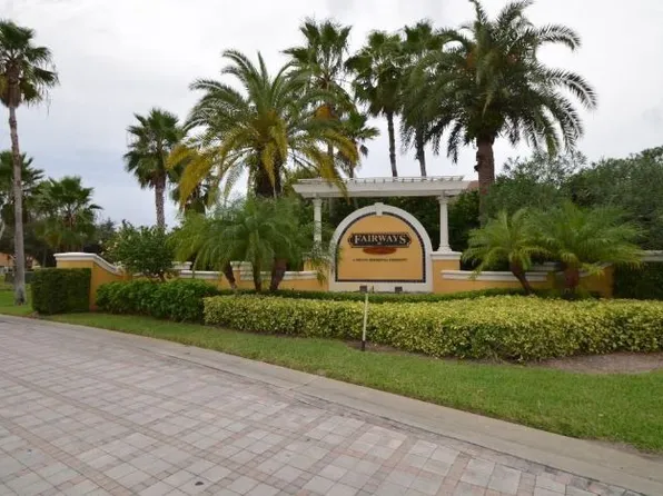 5045 Fairways Cir APT 107, Vero Beach, FL 32967