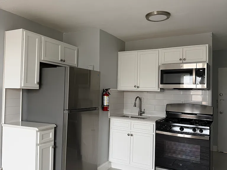 300 Westfield Ave E #2 — Photo 5