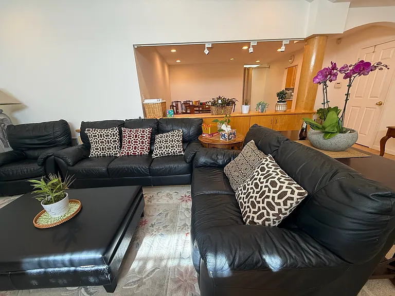 1359 Primrose Way — Photo 3