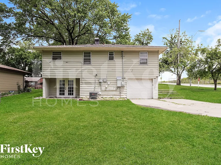 4800 N Wallace Ave — Photo 1