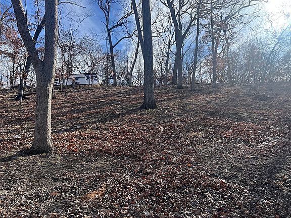 2nd image of 46 SE Lakeside Dr